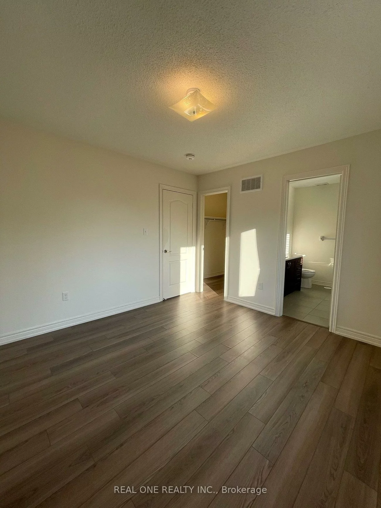 83, Roy Grove, Greensborough, Markham
