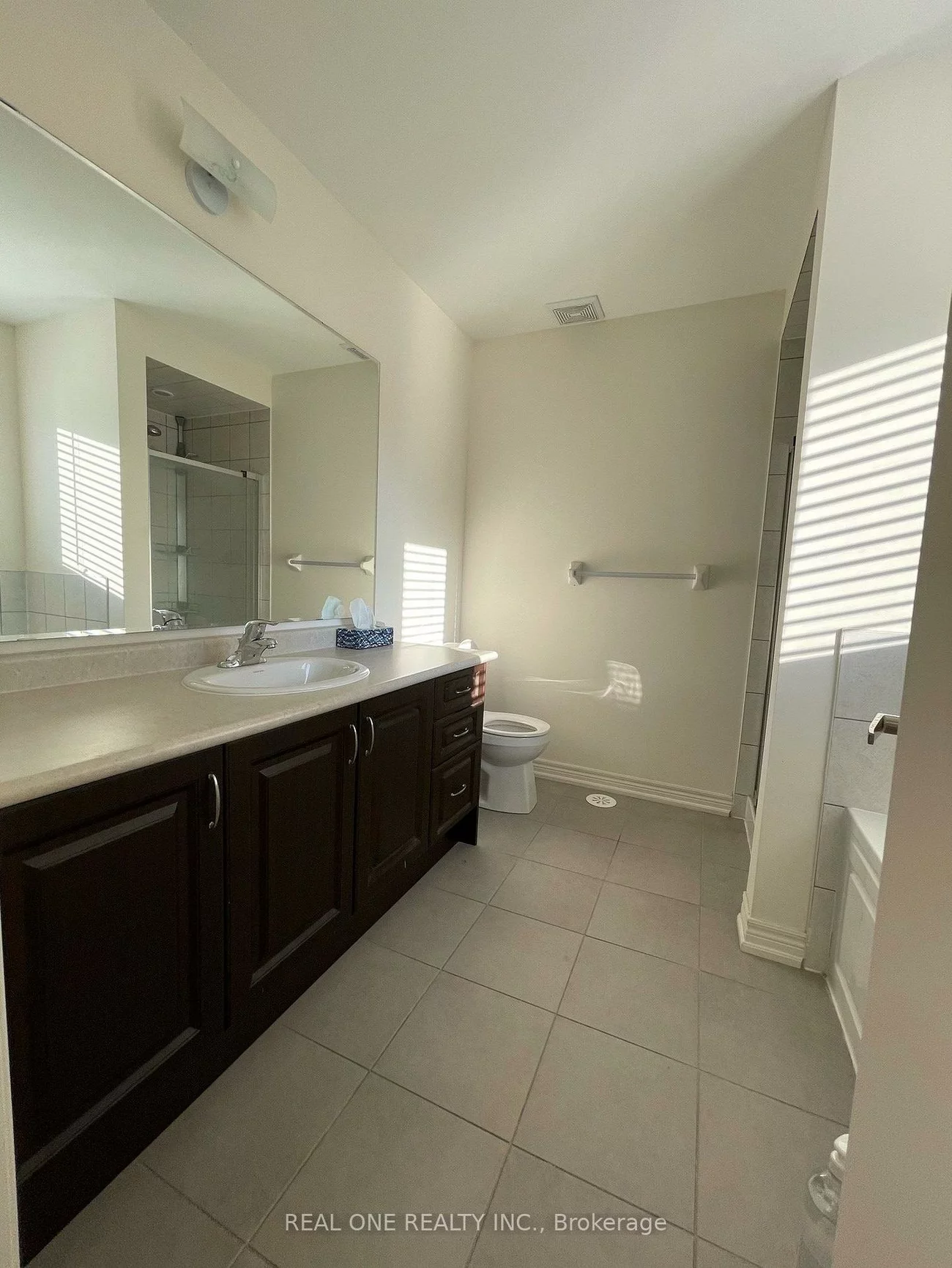83, Roy Grove, Greensborough, Markham