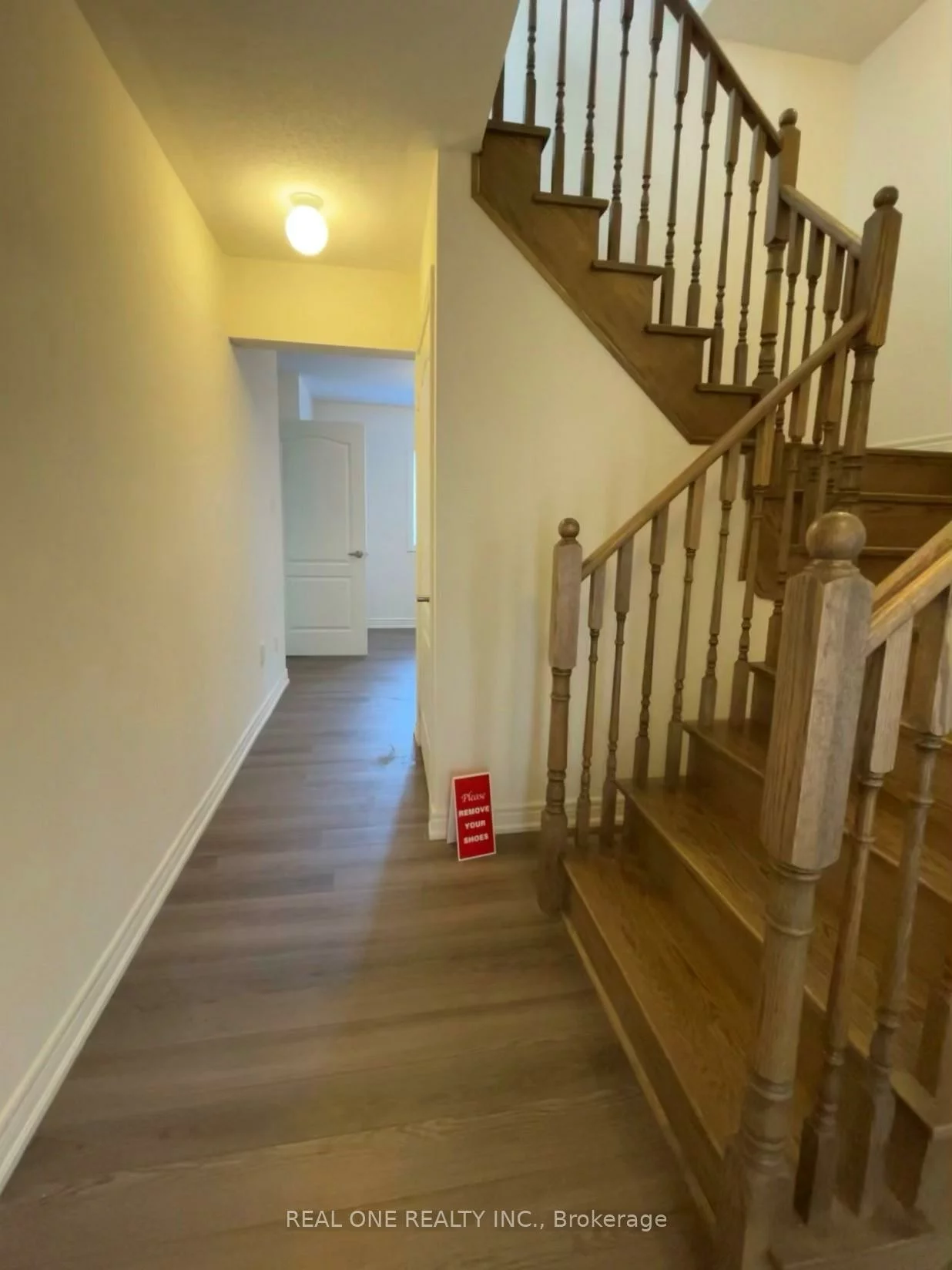 83, Roy Grove, Greensborough, Markham