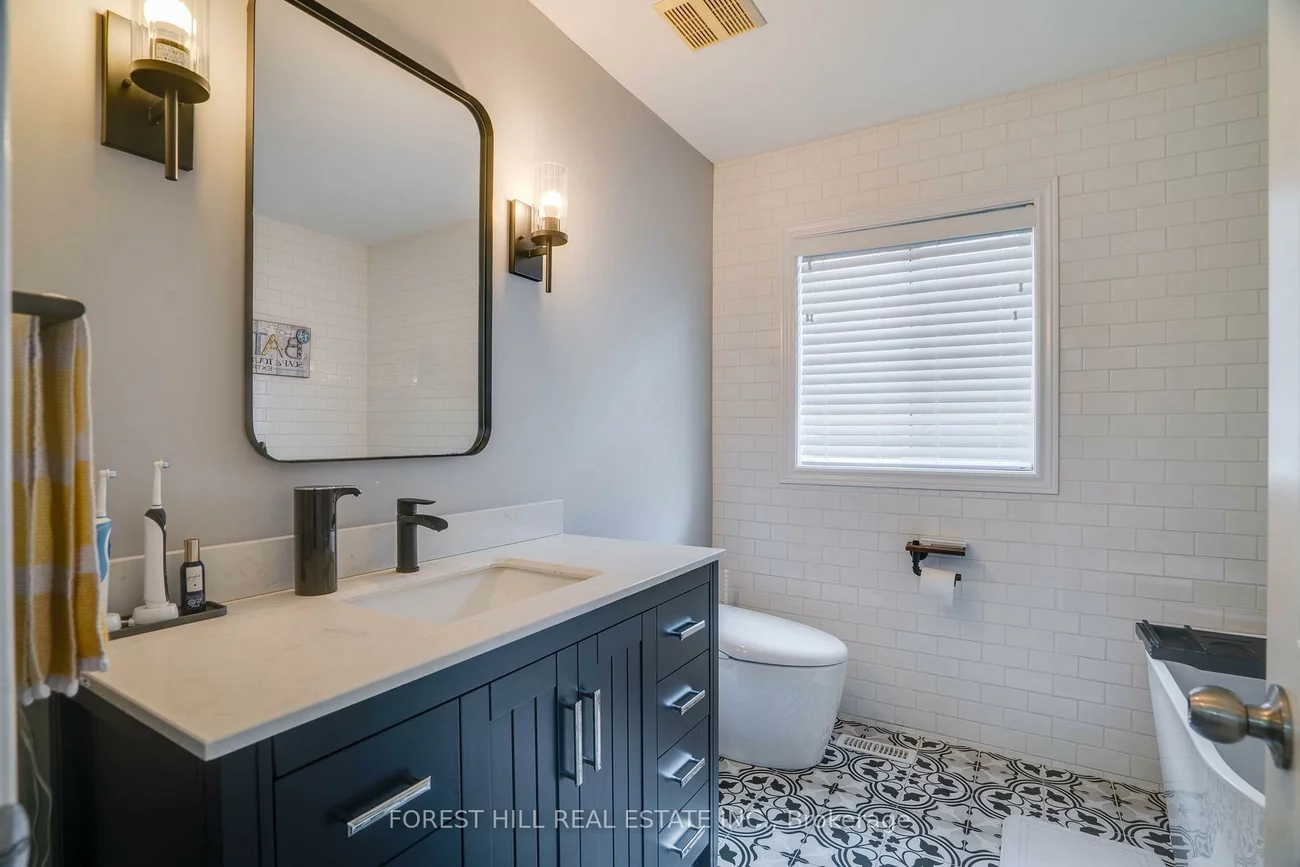 45, Royal Crown, Greensborough, Markham