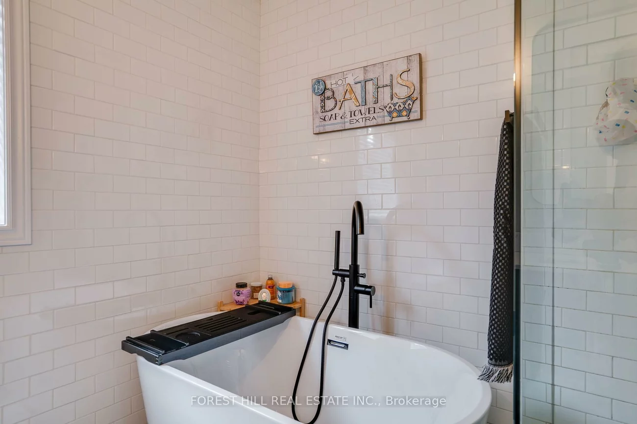 45, Royal Crown, Greensborough, Markham