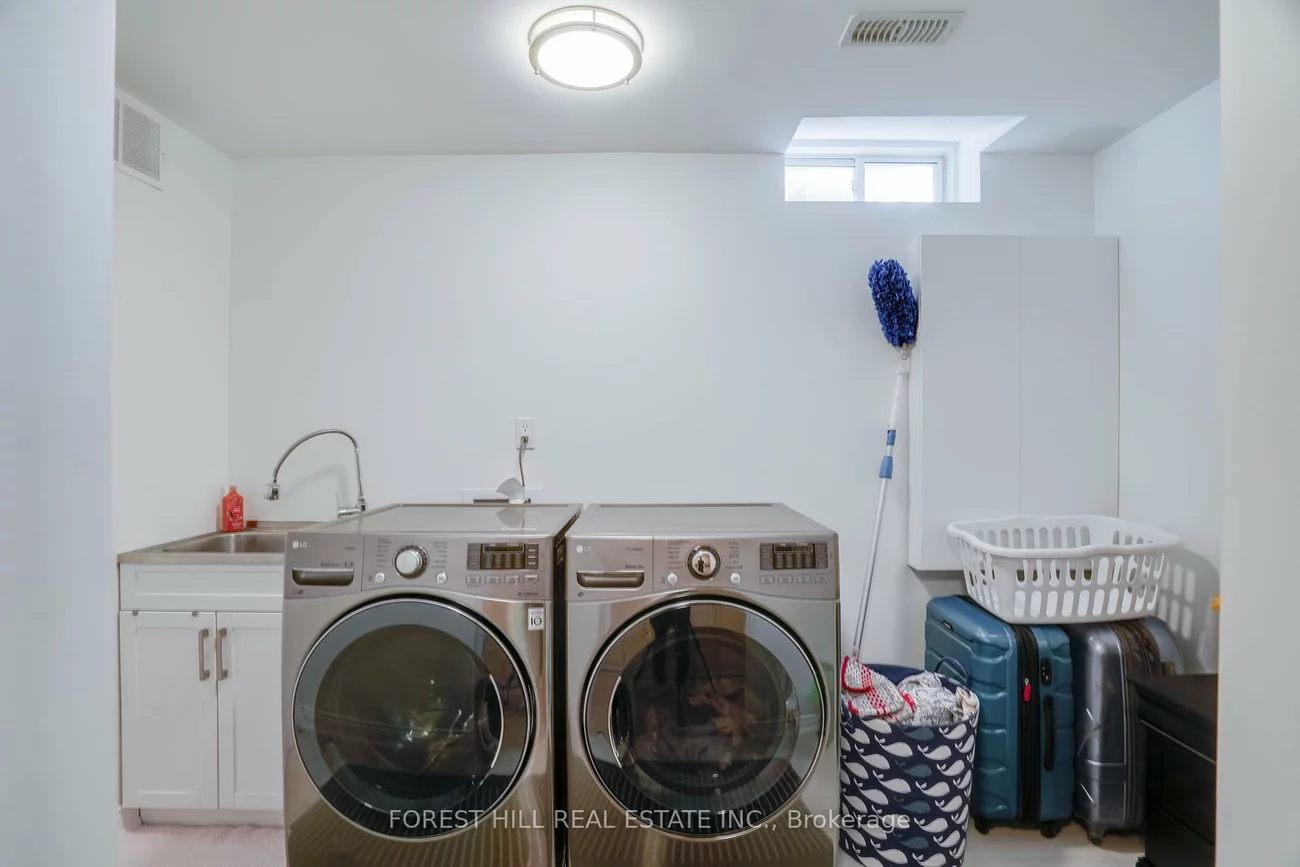 45, Royal Crown, Greensborough, Markham