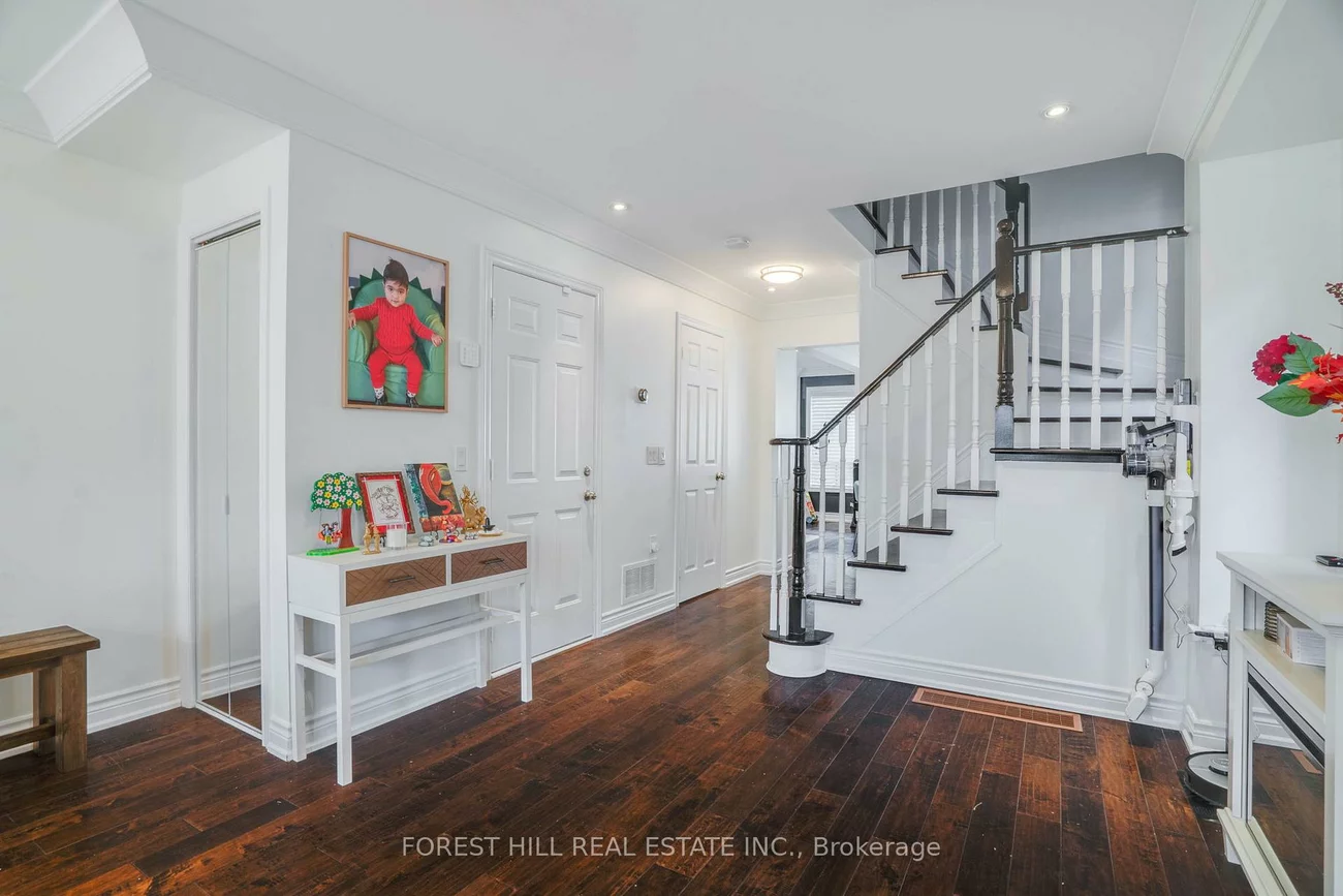 45, Royal Crown, Greensborough, Markham