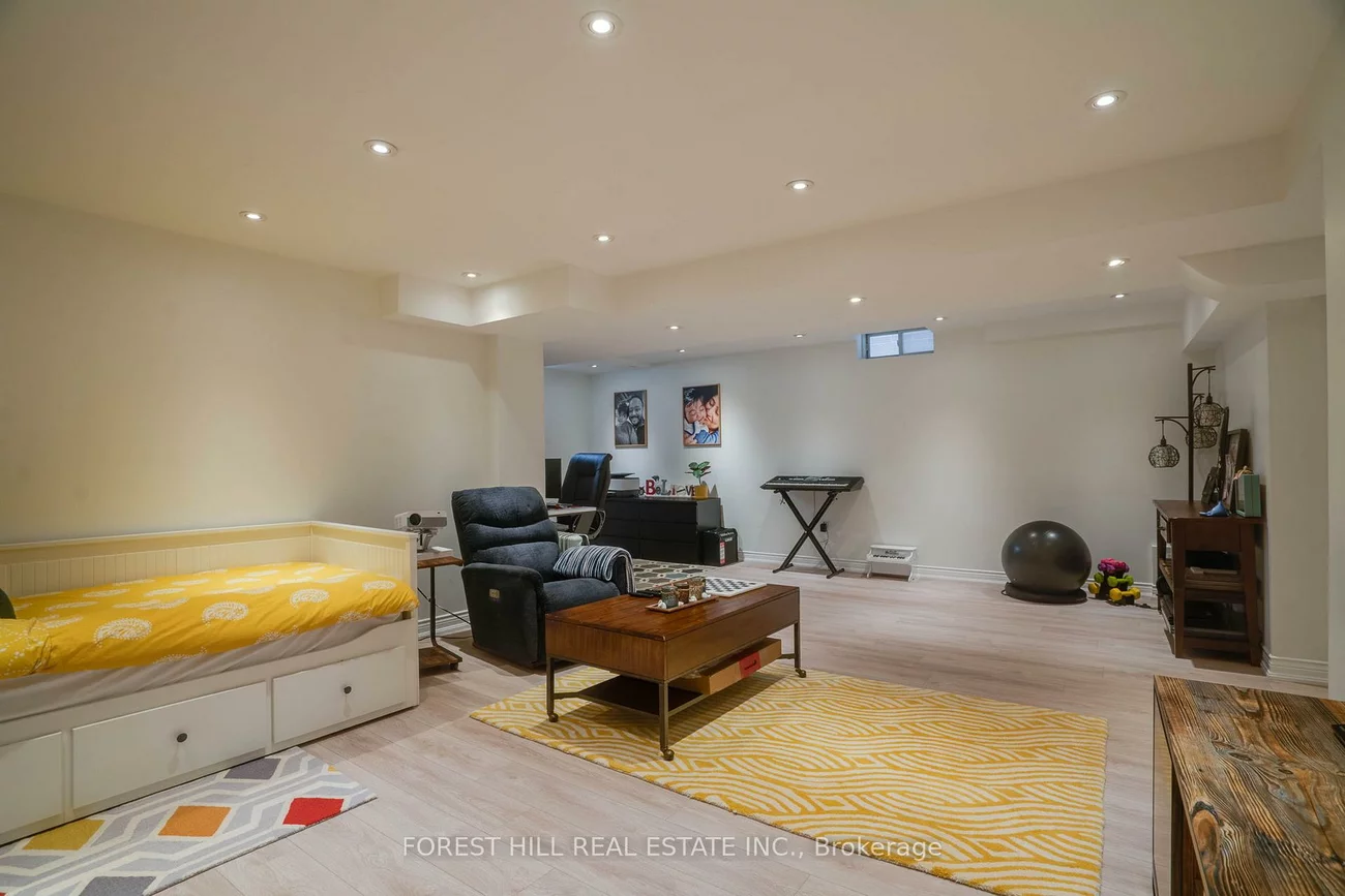 45, Royal Crown, Greensborough, Markham