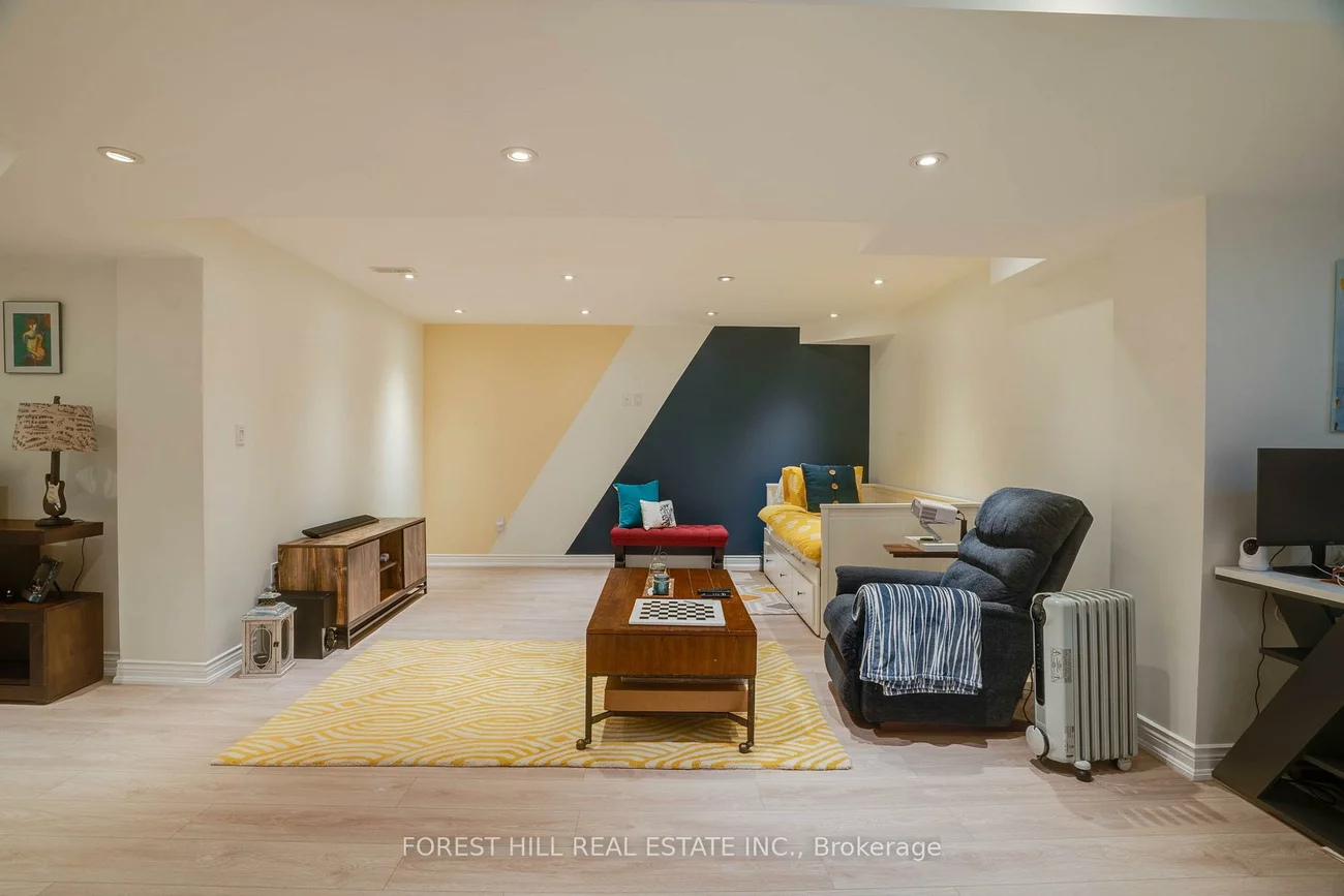 45, Royal Crown, Greensborough, Markham