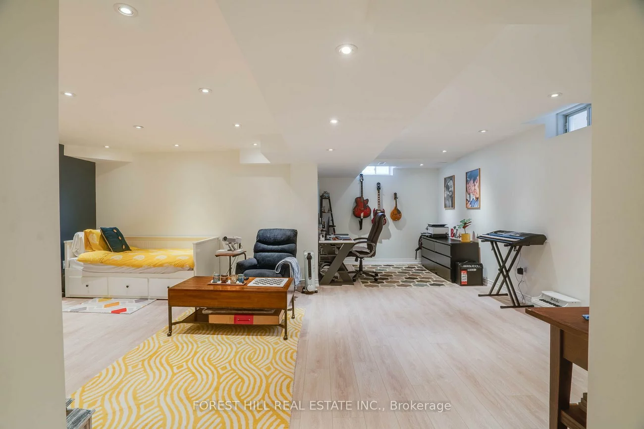 45, Royal Crown, Greensborough, Markham