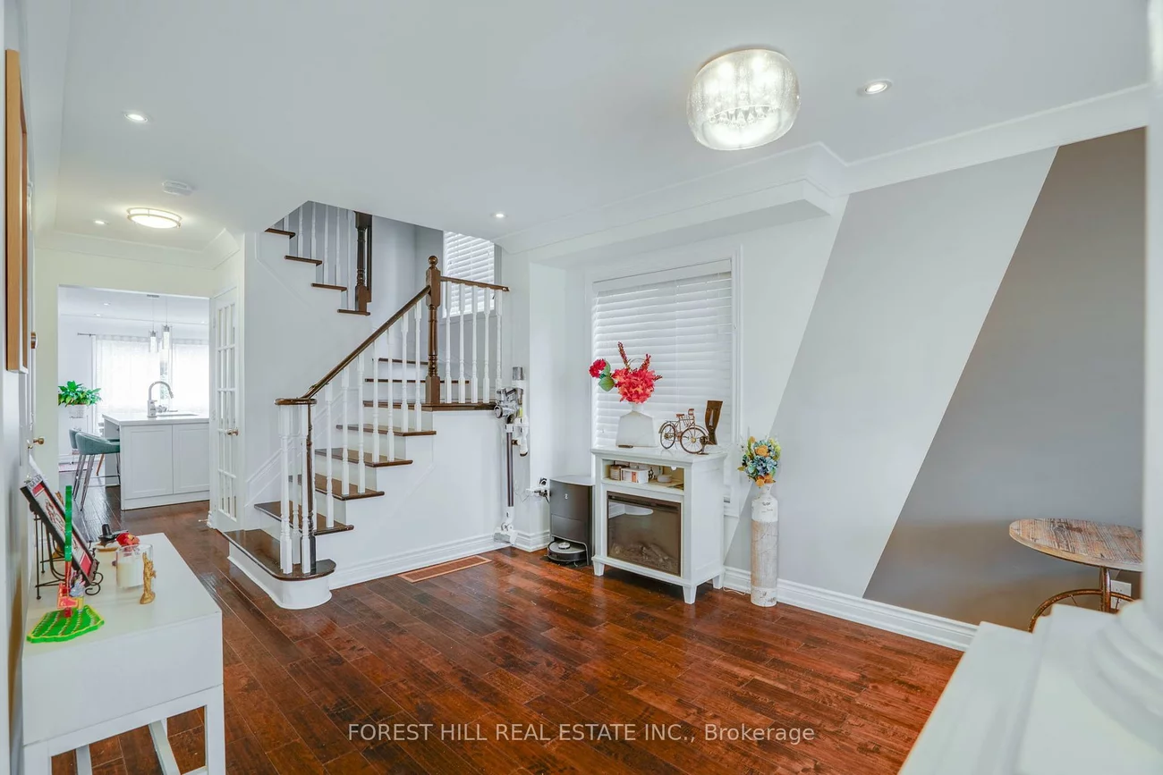 45, Royal Crown, Greensborough, Markham