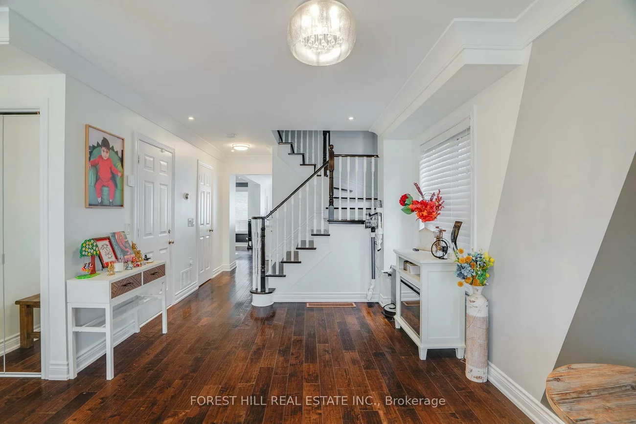 45, Royal Crown, Greensborough, Markham