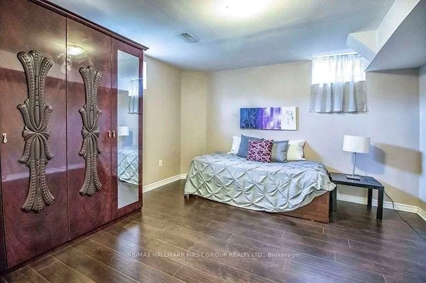 45, Walford, Middlefield, Markham