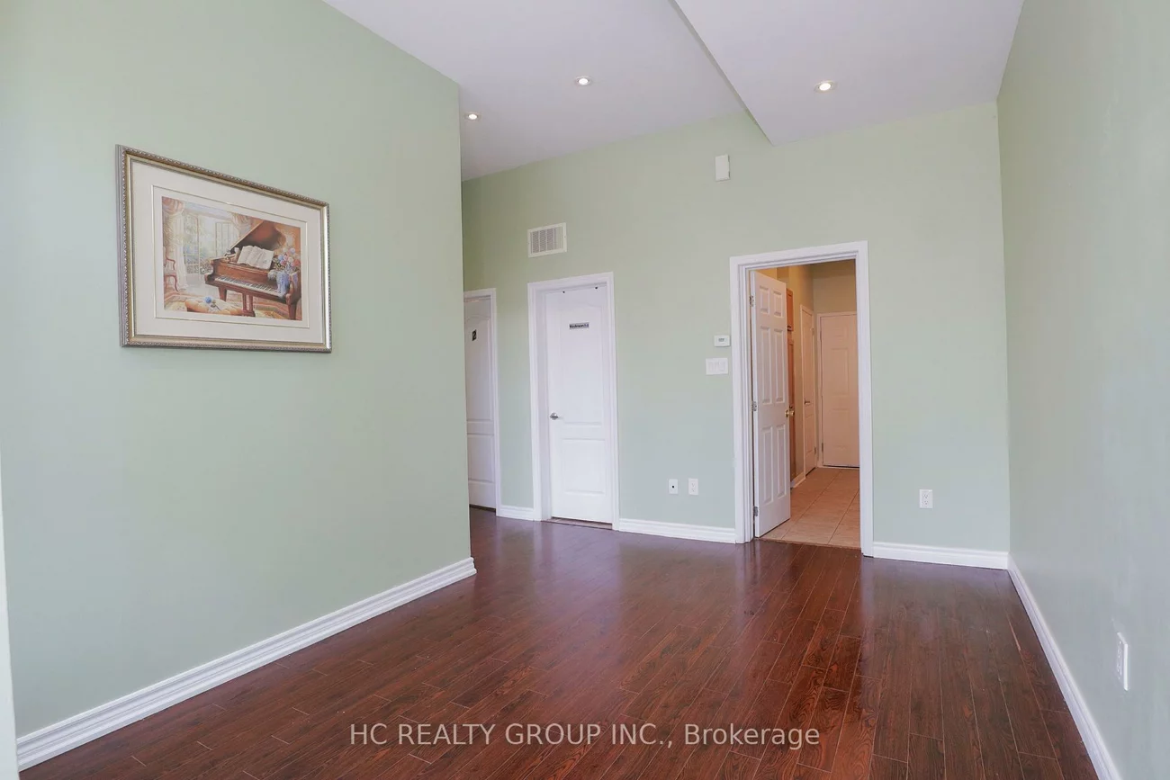 2725, Bur Oak, Cornell, Markham