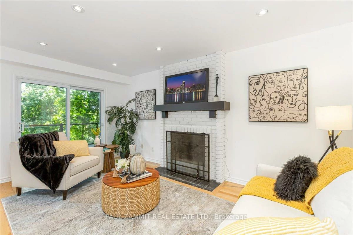 70, Braeburn, Aileen-Willowbrook, Markham