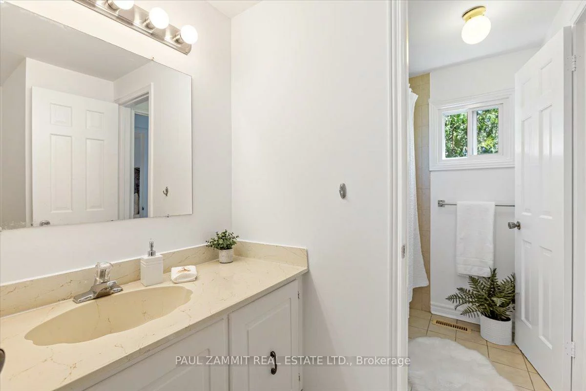 70, Braeburn, Aileen-Willowbrook, Markham