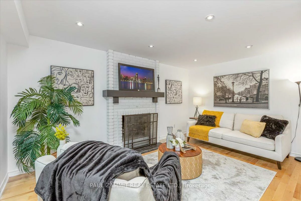 70, Braeburn, Aileen-Willowbrook, Markham