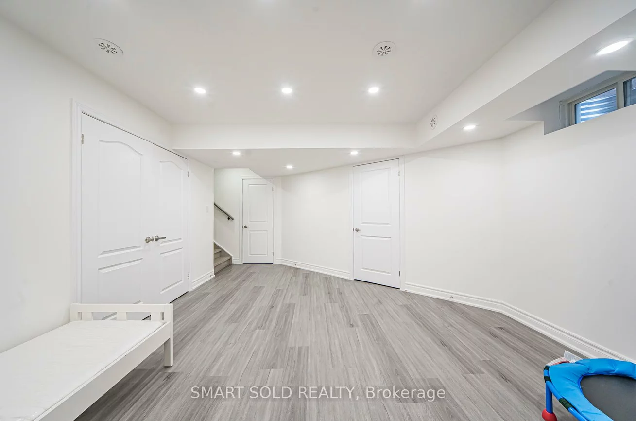12, Fraleigh, Victoria Square, Markham