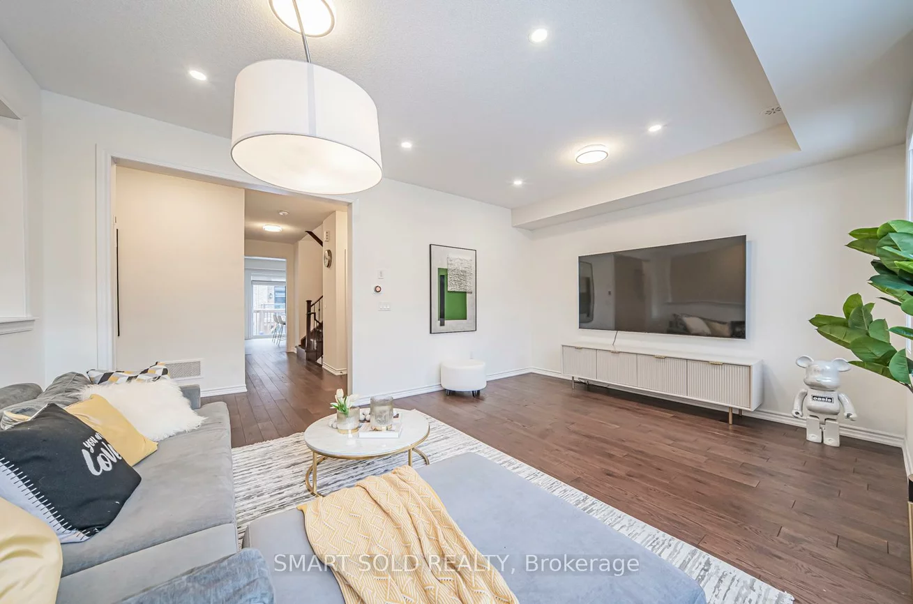 12, Fraleigh, Victoria Square, Markham