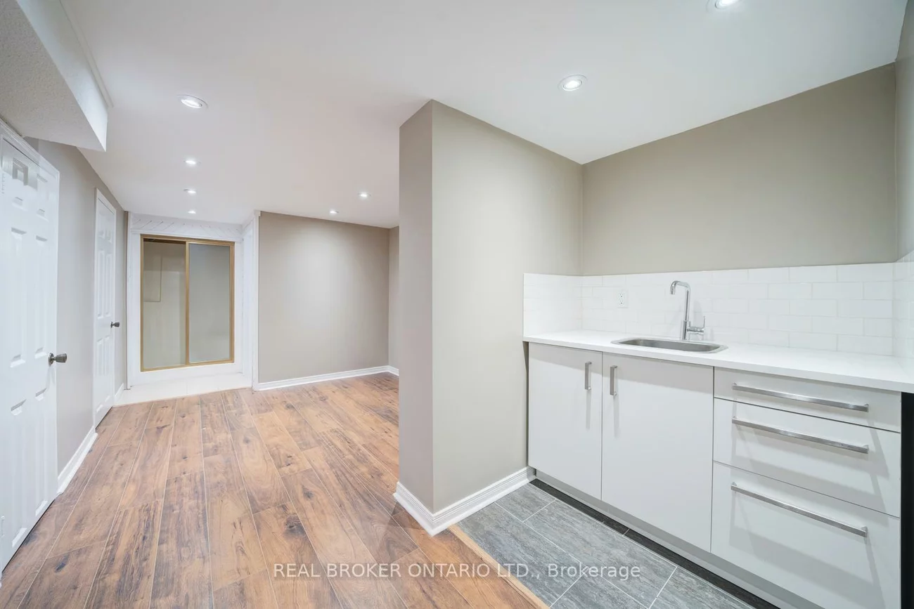75, Oak Lea, Markham Village, Markham