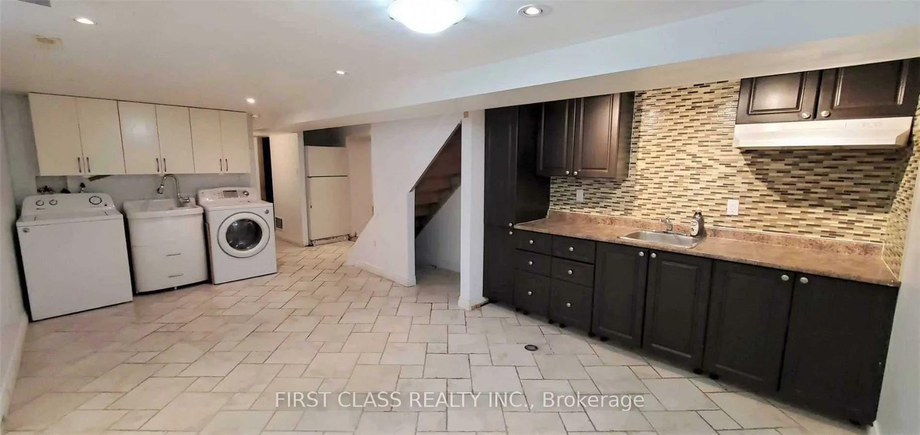 102, steeles ave east, Thornhill, Markham