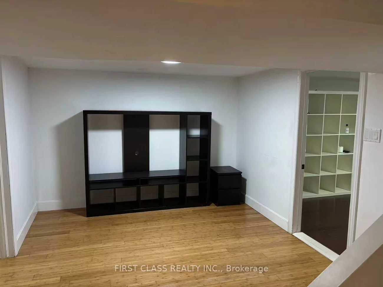 102, steeles ave east, Thornhill, Markham