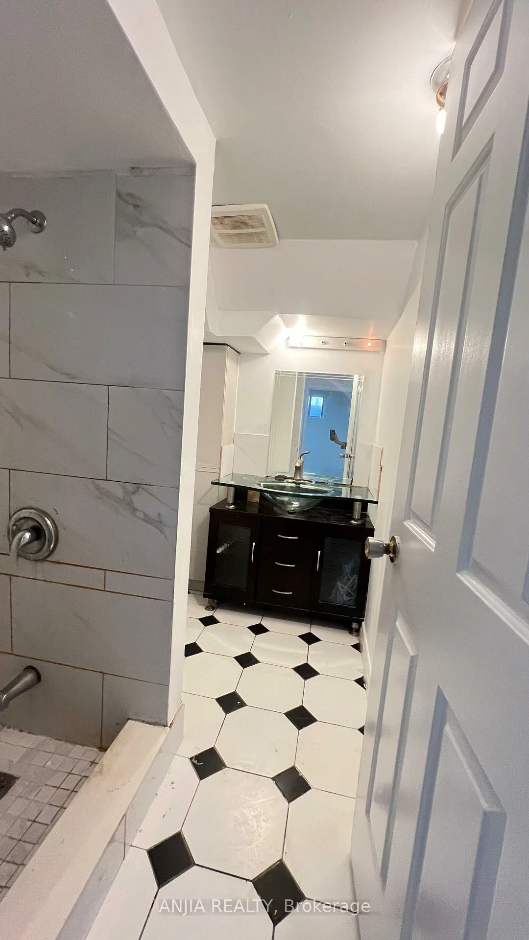 6, Hillcroft, Milliken Mills East, Markham