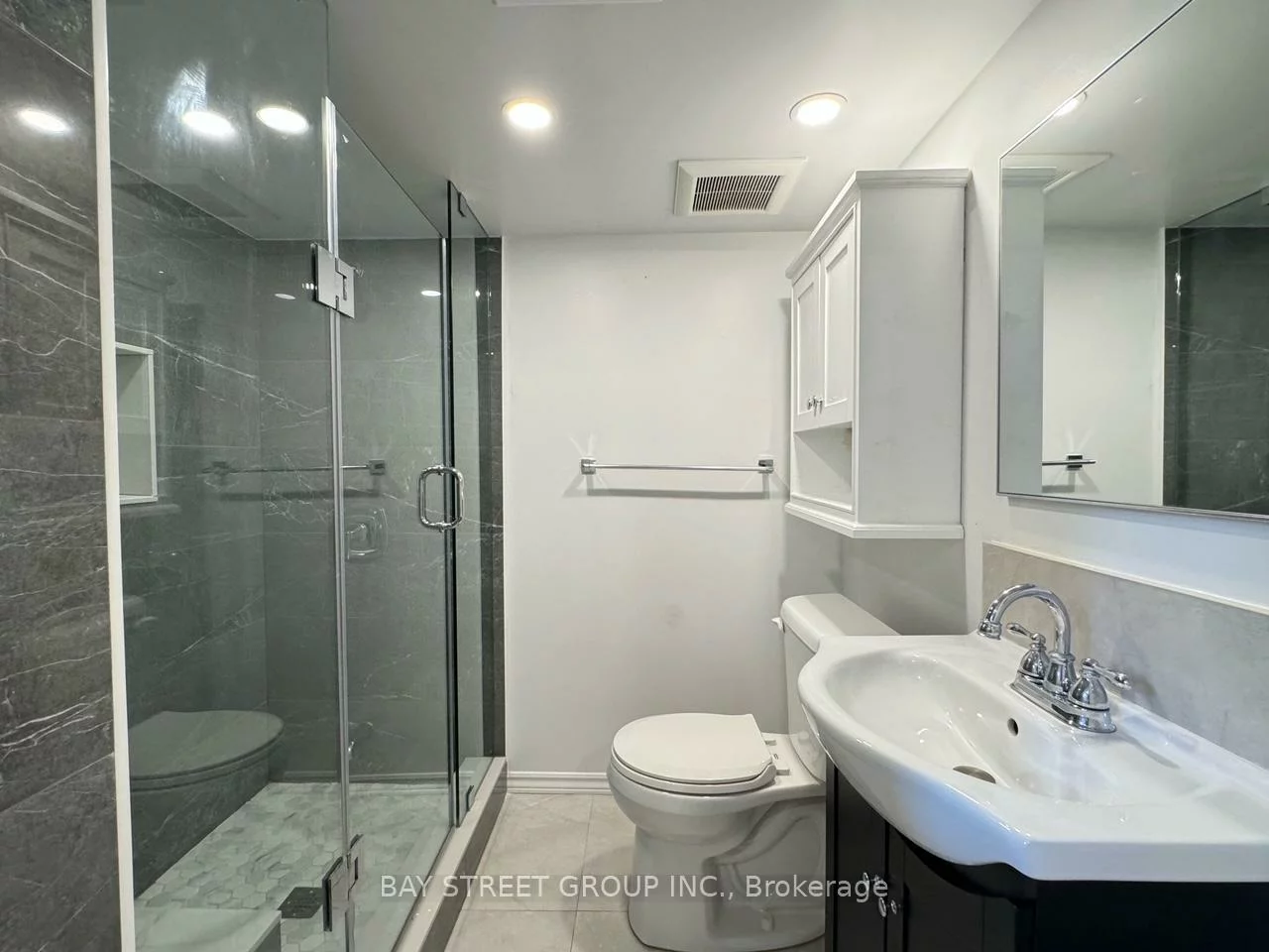 38, Woodward, Thornhill, Markham