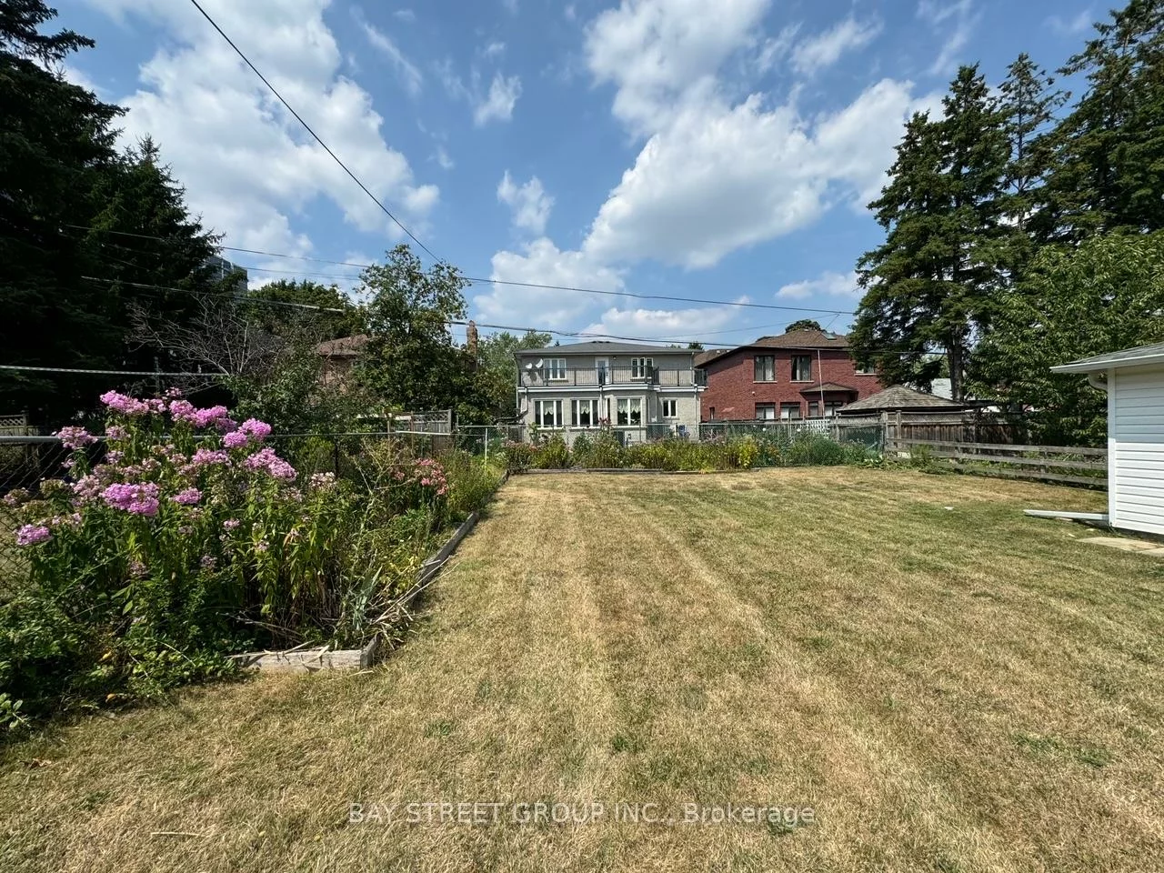 38, Woodward, Thornhill, Markham