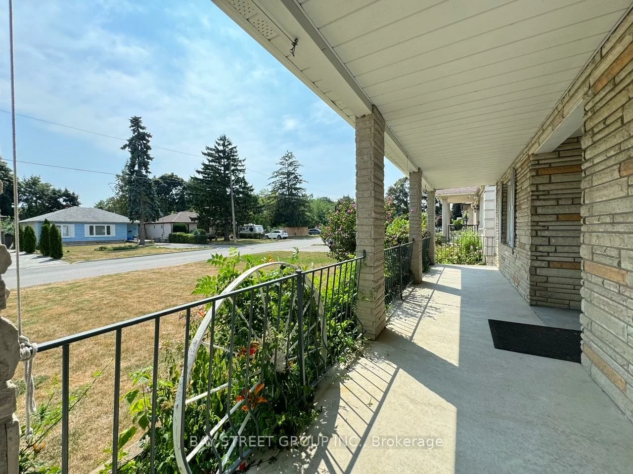 38, Woodward, Thornhill, Markham
