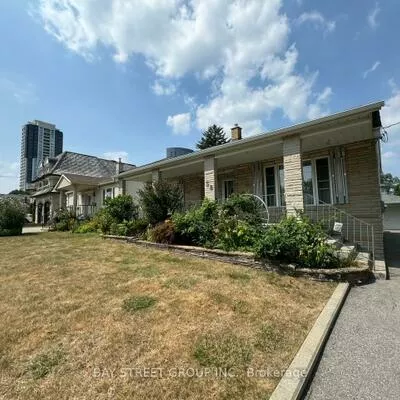 38, Woodward, Thornhill, Markham