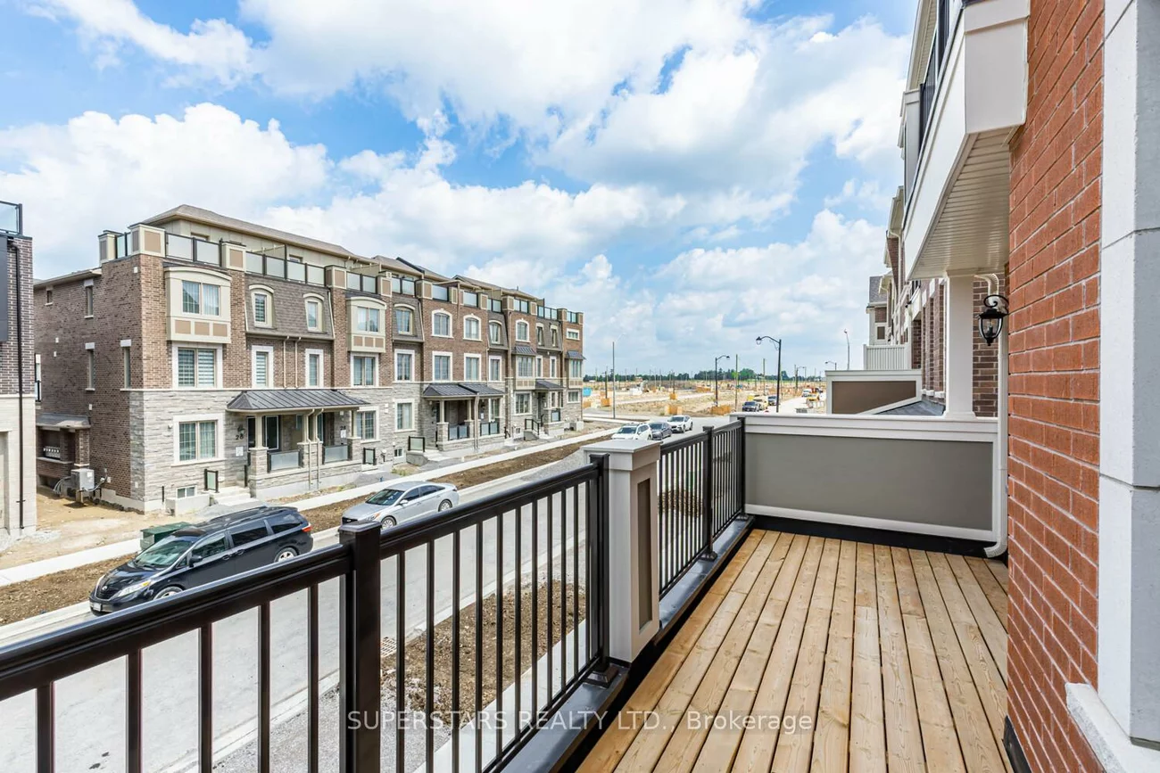 19, Avani, Victoria Square, Markham