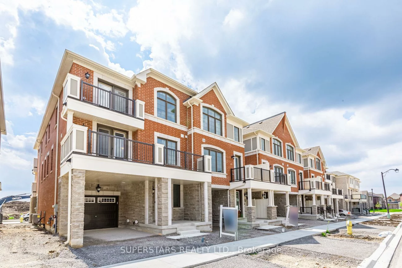 19, Avani, Victoria Square, Markham