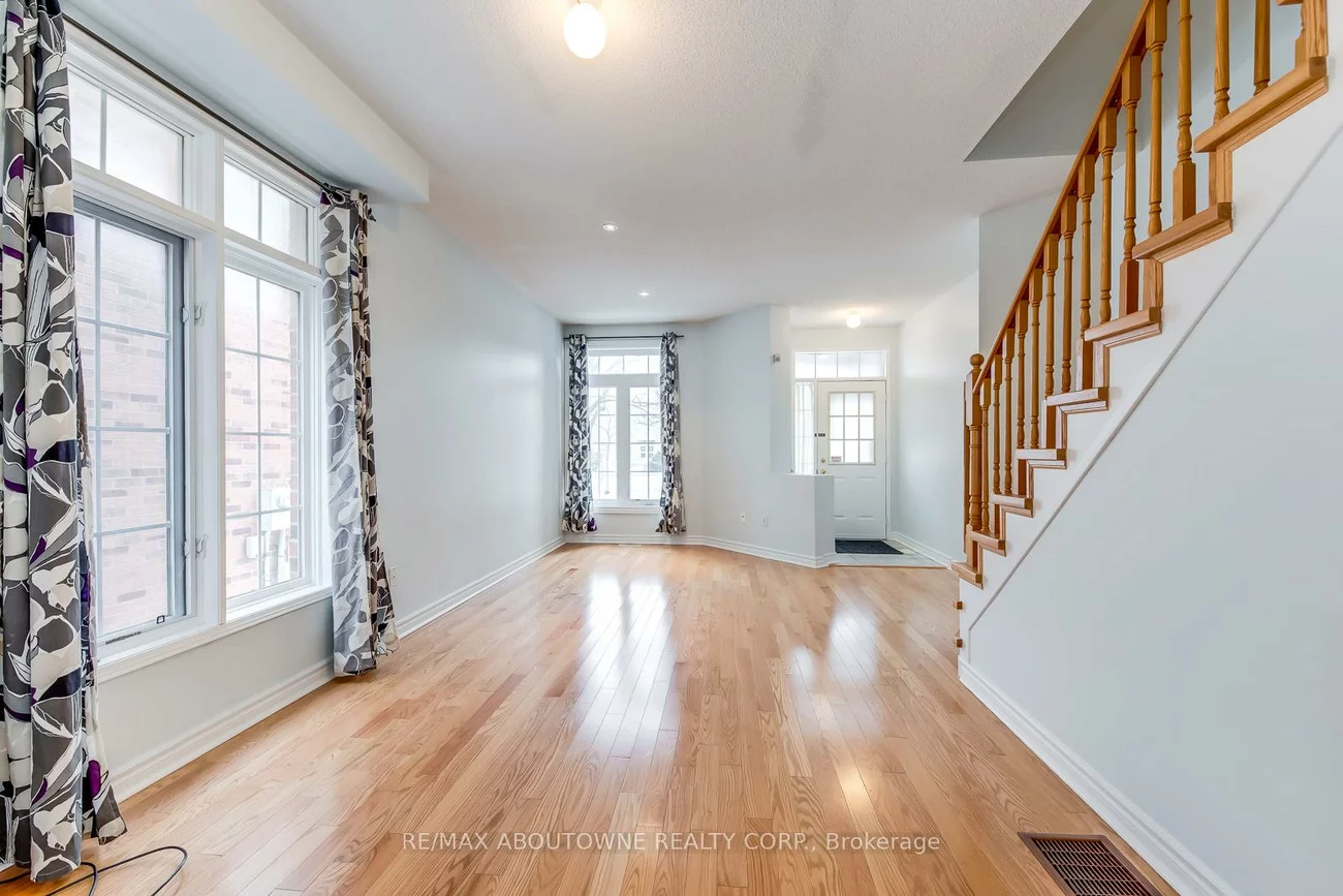 83, Bur Oak, Berczy, Markham