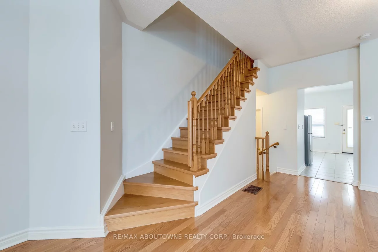 83, Bur Oak, Berczy, Markham