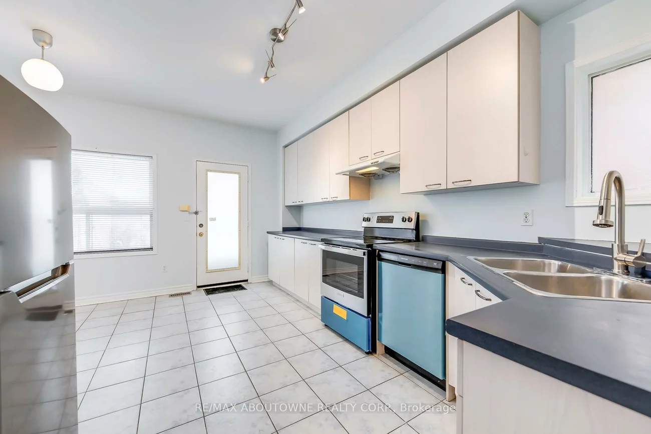 83, Bur Oak, Berczy, Markham