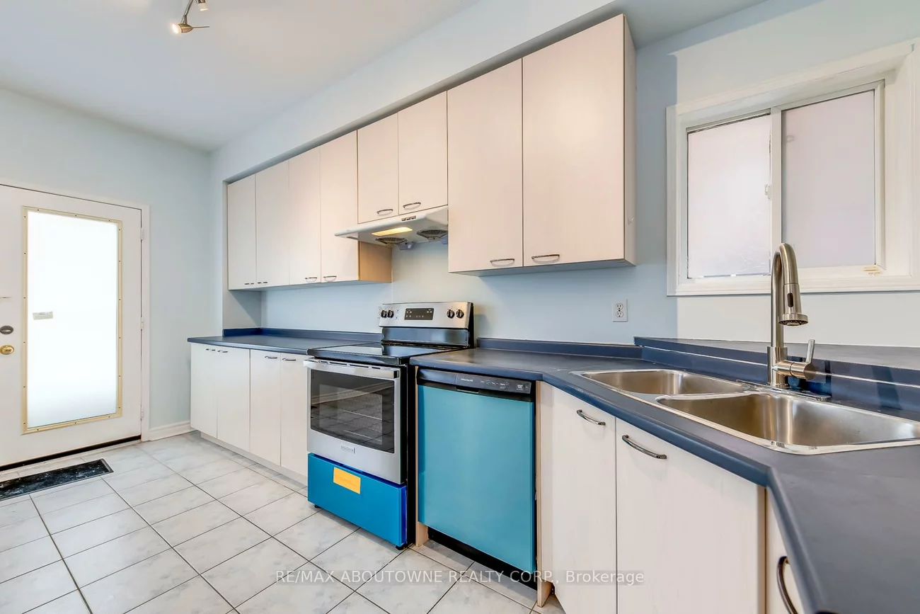 83, Bur Oak, Berczy, Markham