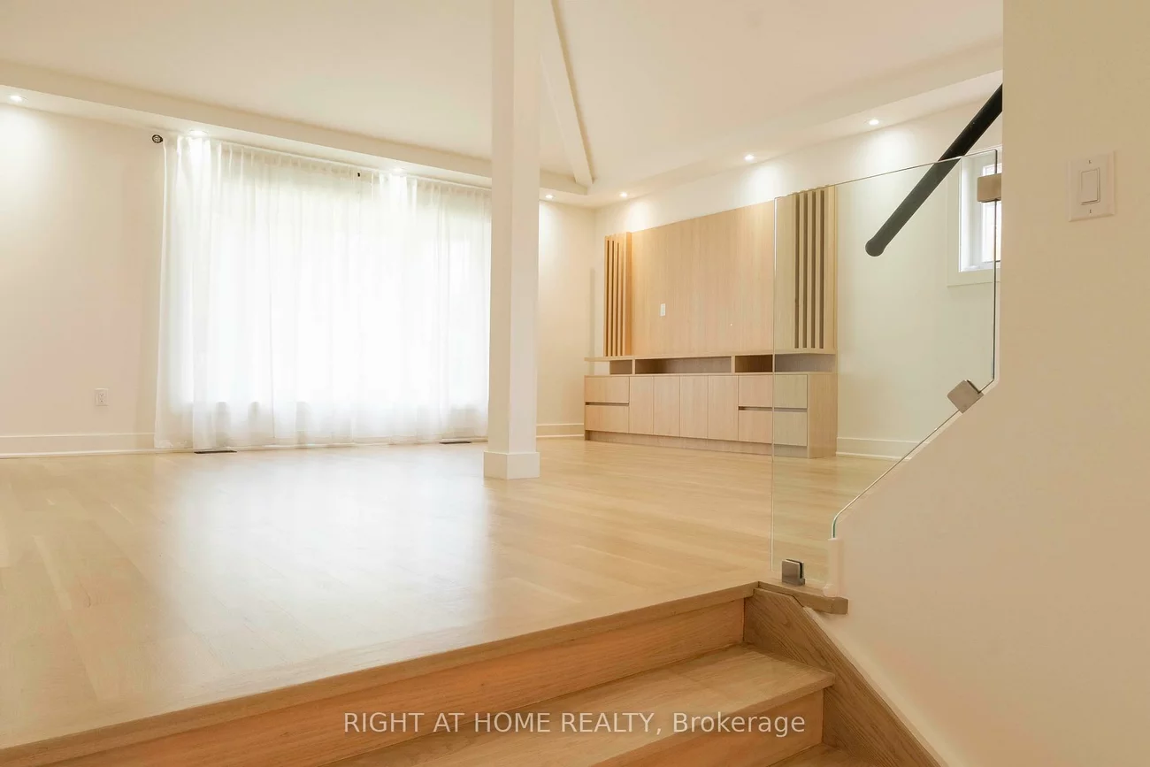 34, Wildrose, Bayview Glen, Markham