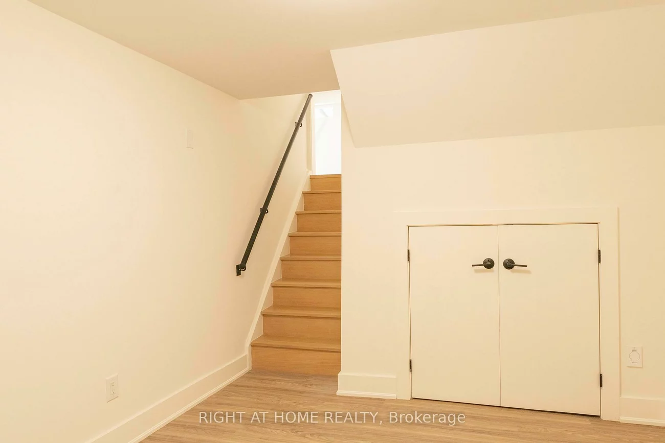34, Wildrose, Bayview Glen, Markham