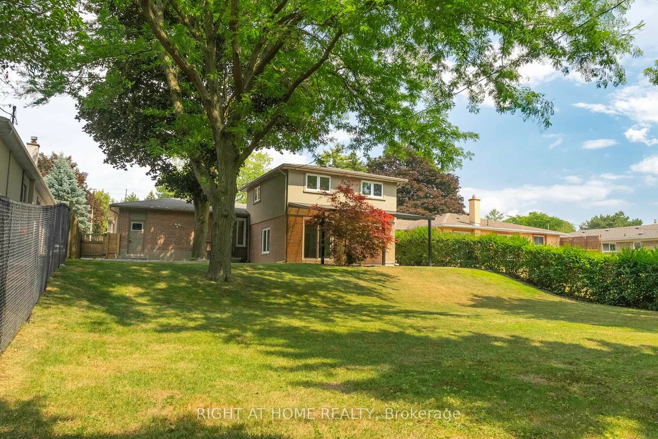 34, Wildrose, Bayview Glen, Markham