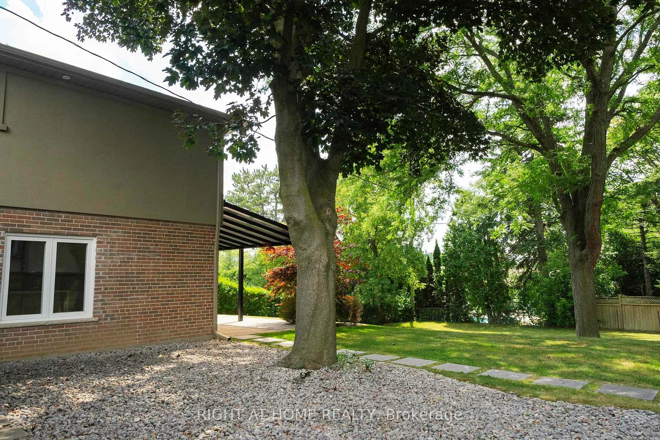 34, Wildrose, Bayview Glen, Markham