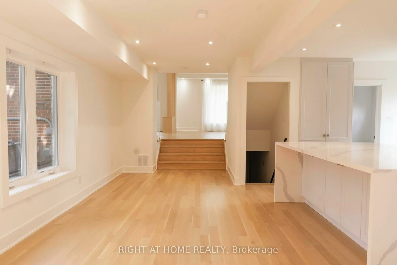 34, Wildrose, Bayview Glen, Markham