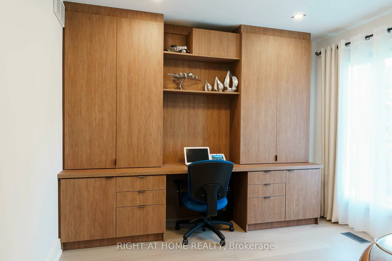 6, Ladyslipper, Bayview Glen, Markham