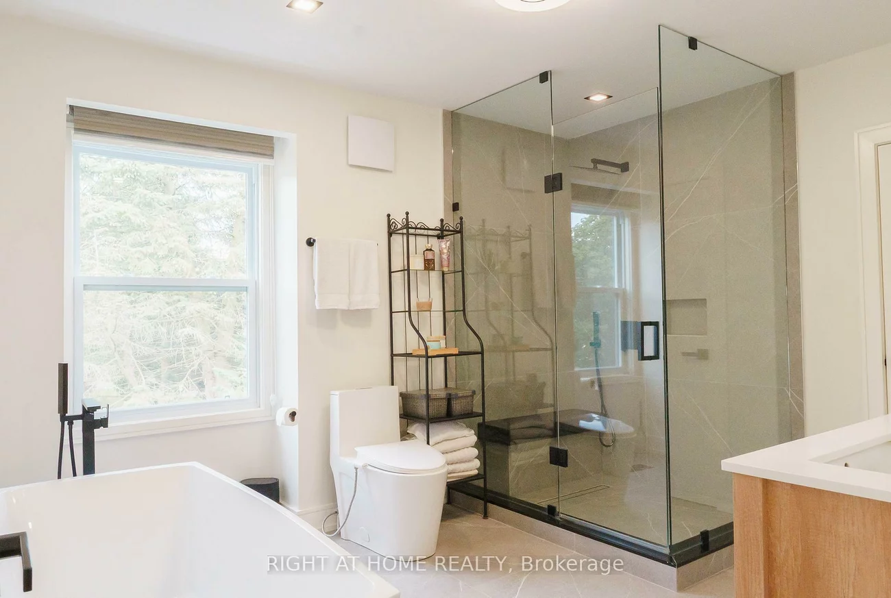 6, Ladyslipper, Bayview Glen, Markham