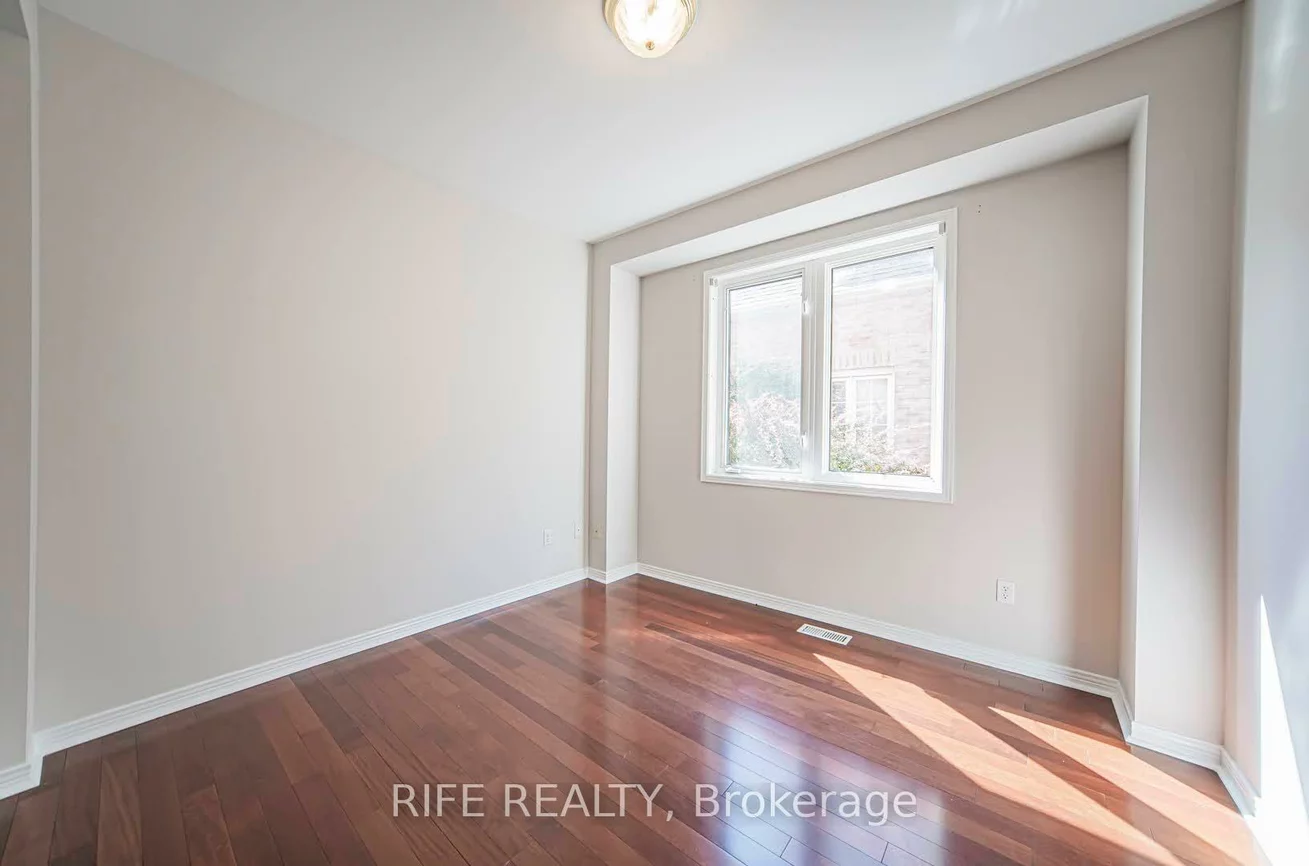 37, Burndenford, Markville, Markham