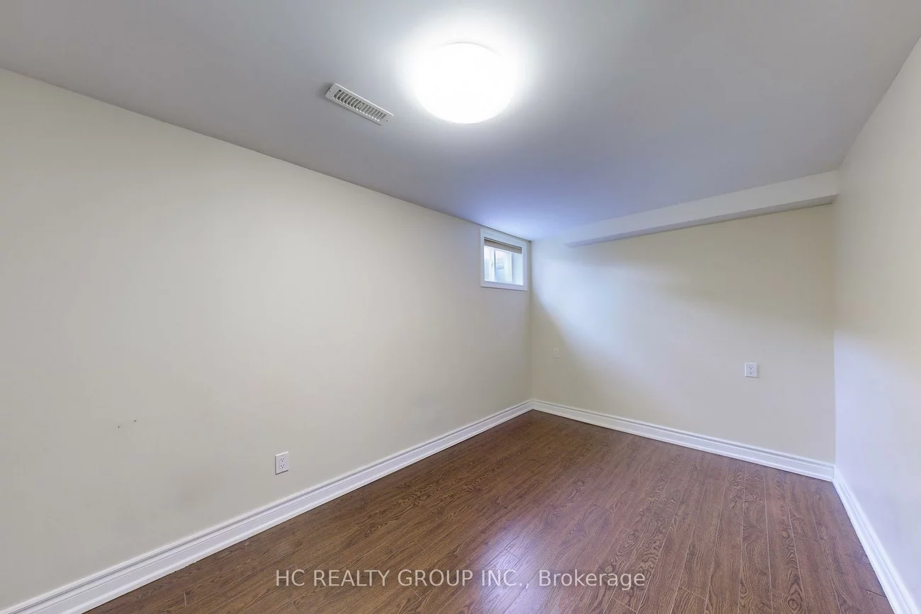 2, Heathrow, Milliken Mills West, Markham