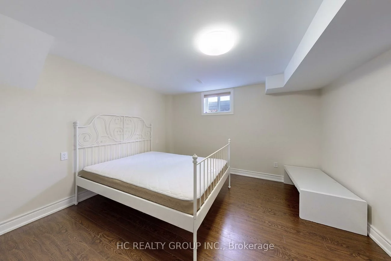 2, Heathrow, Milliken Mills West, Markham