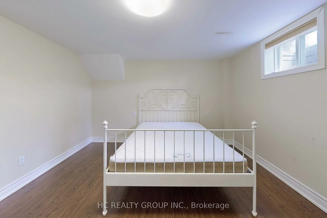 2, Heathrow, Milliken Mills West, Markham