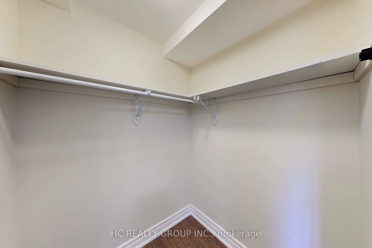 2, Heathrow, Milliken Mills West, Markham