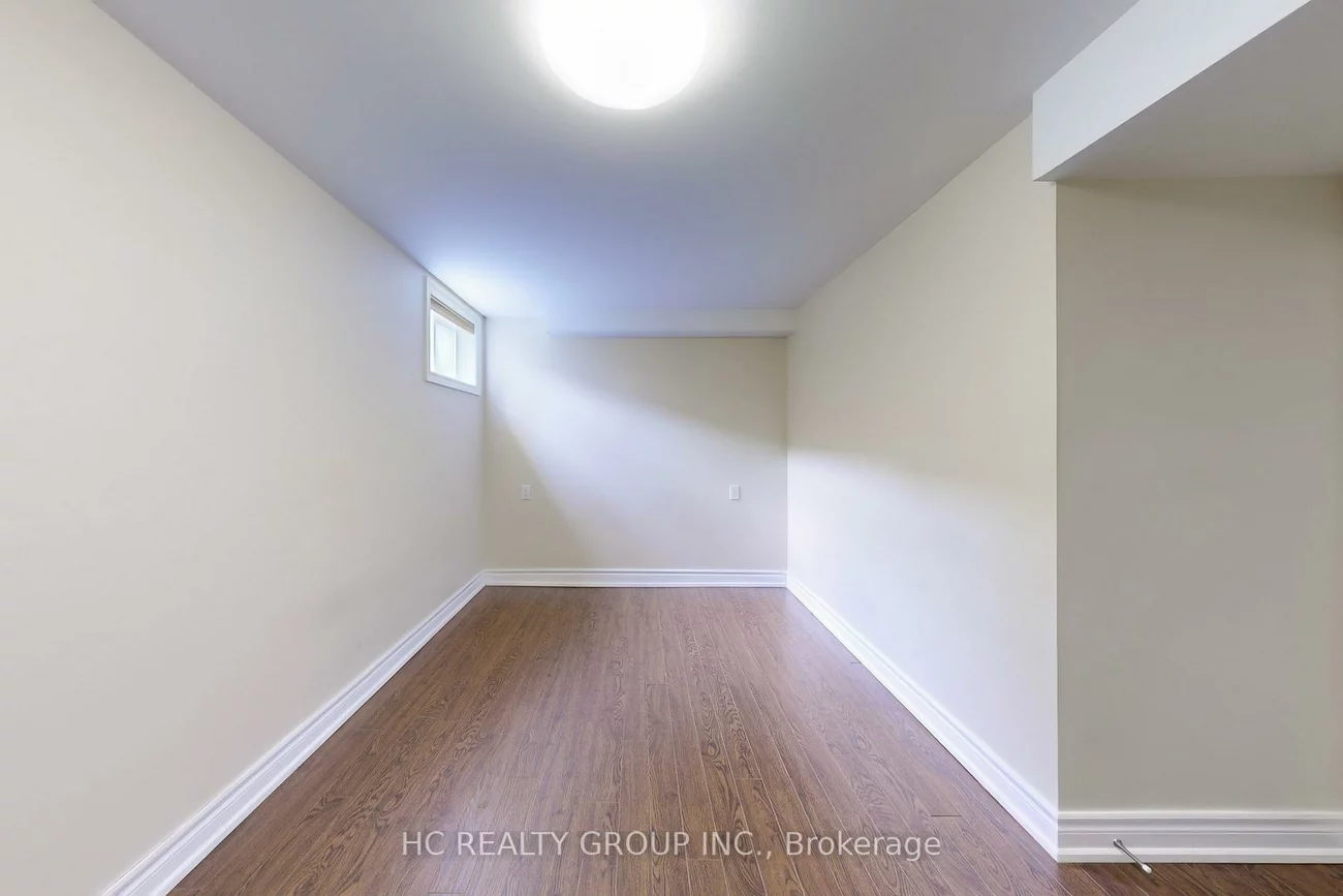2, Heathrow, Milliken Mills West, Markham