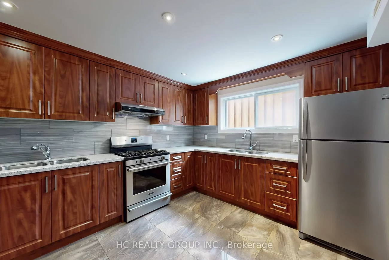 2, Heathrow, Milliken Mills West, Markham