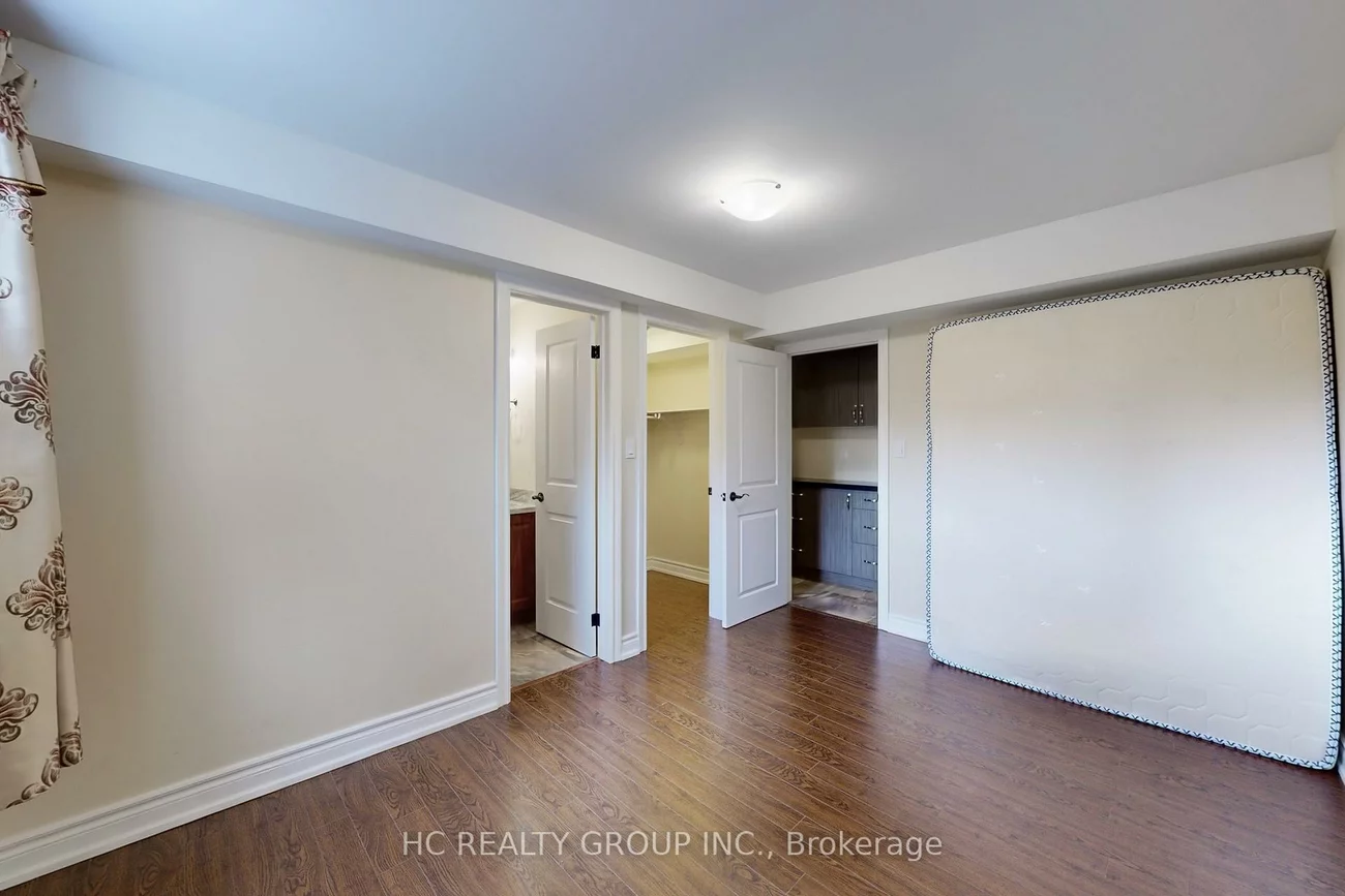 2, Heathrow, Milliken Mills West, Markham