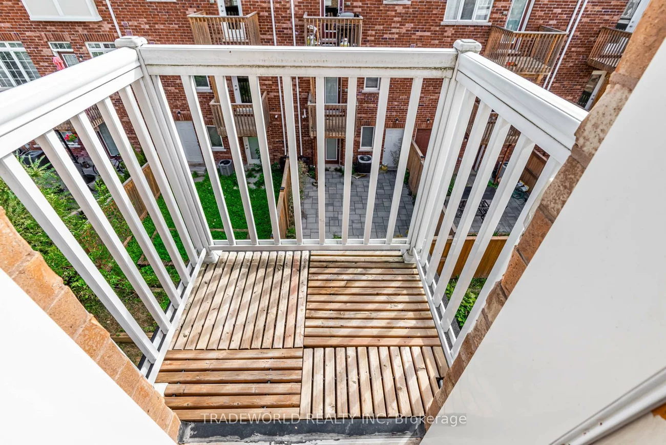 11, Roy Grove, Greensborough, Markham