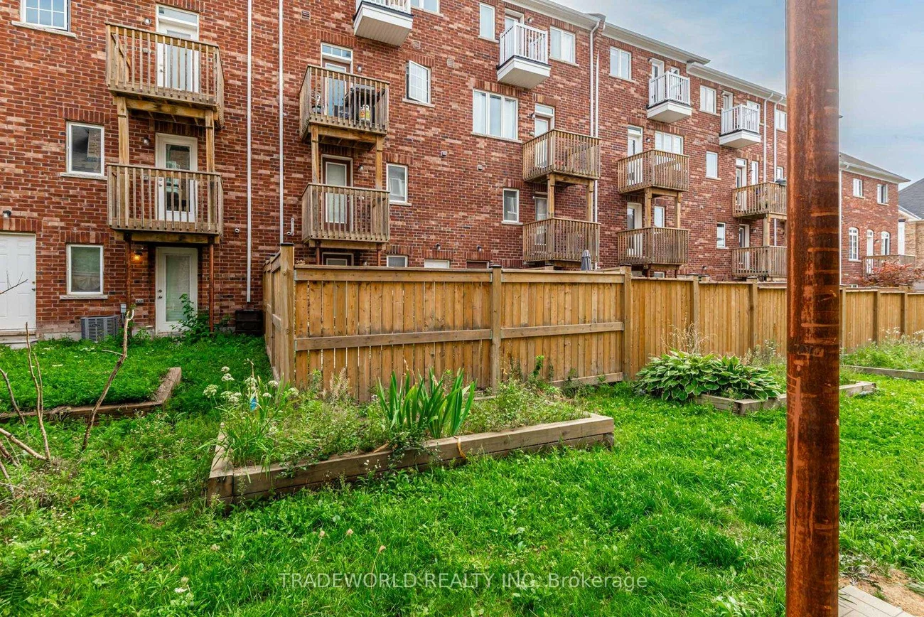 11, Roy Grove, Greensborough, Markham